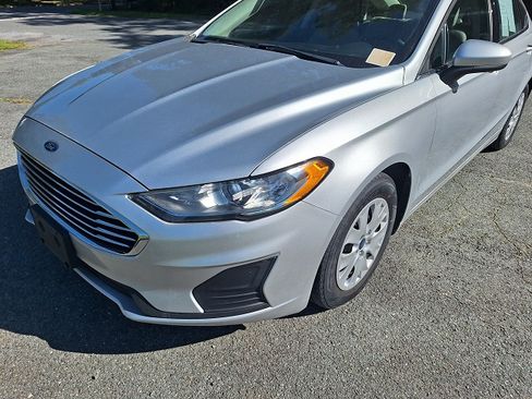 Used 2019 Ford Fusion S image 1