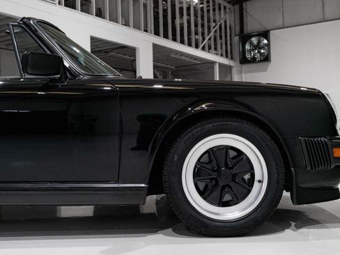 Used 1987 Porsche 911 Carrera RWD image 18
