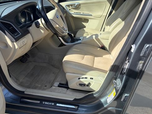 Used 2016 Volvo XC60 T5 Premier image 8