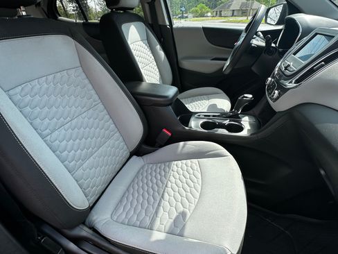 Used 2020 Chevrolet Equinox LS image 9