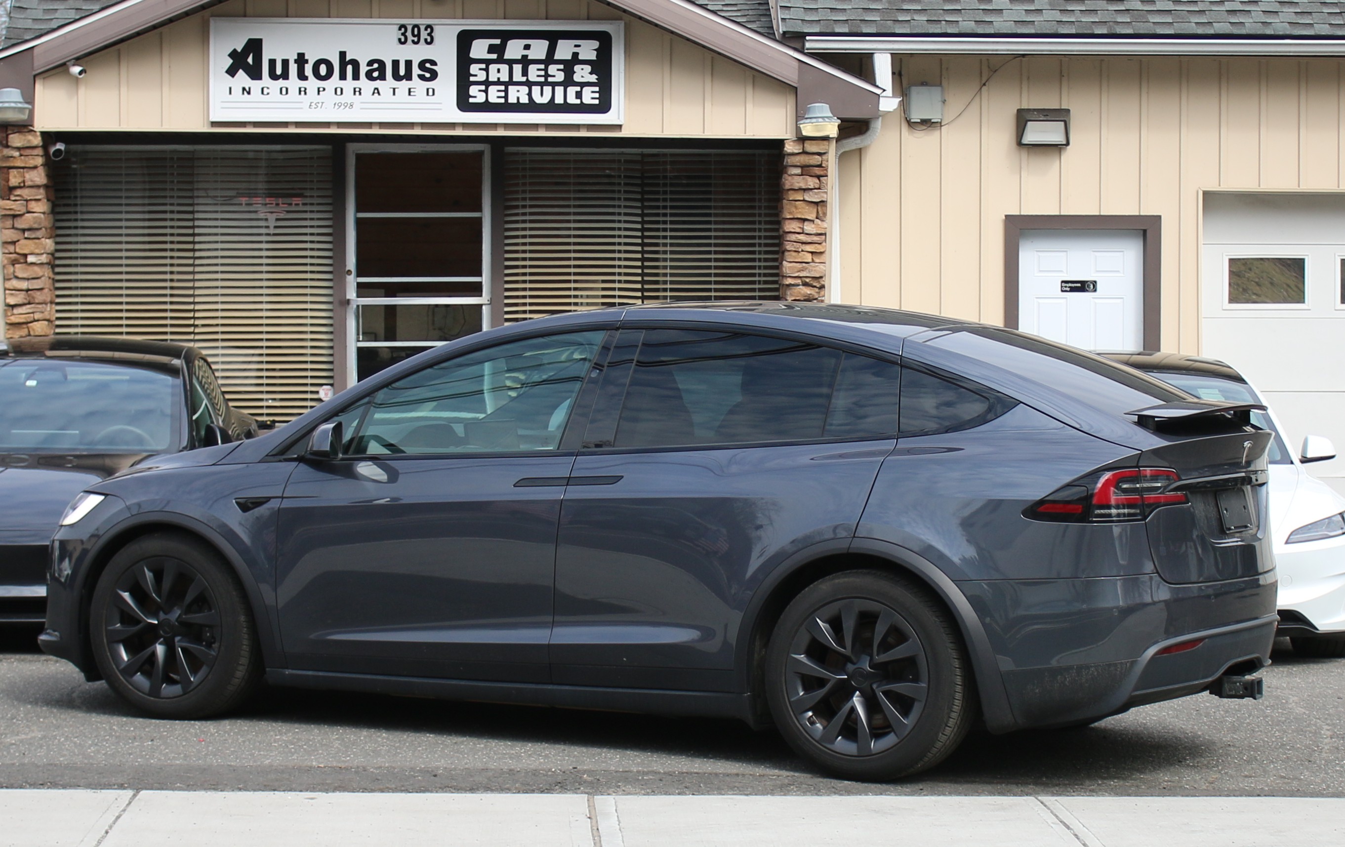 Used 2023 Tesla Model X AWD/4WD image 3