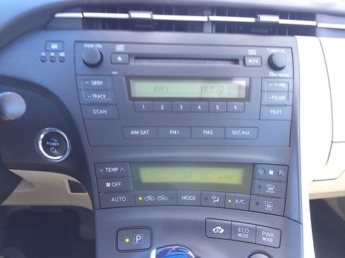 Used 2010 Toyota Prius One image 15