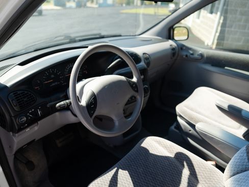 Used 1998 Plymouth Grand Voyager SE image 8