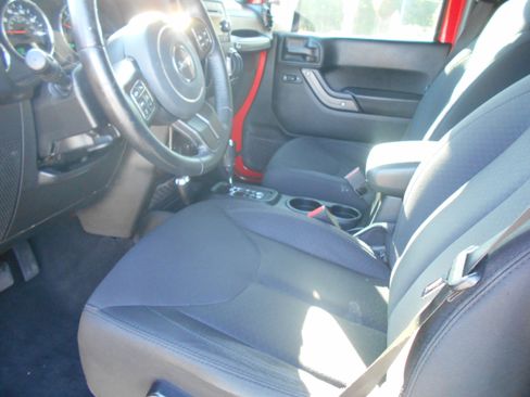 Used 2018 Jeep Wrangler Unlimited Sport S image 9