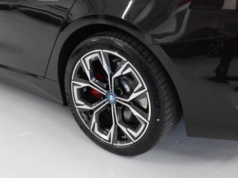 Used 2024 BMW i4 xDrive40i image 11