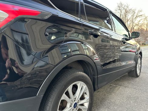 Used 2017 Ford Escape SE image 6