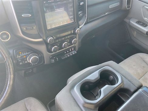 Used 2020 RAM 1500 SLT image 15
