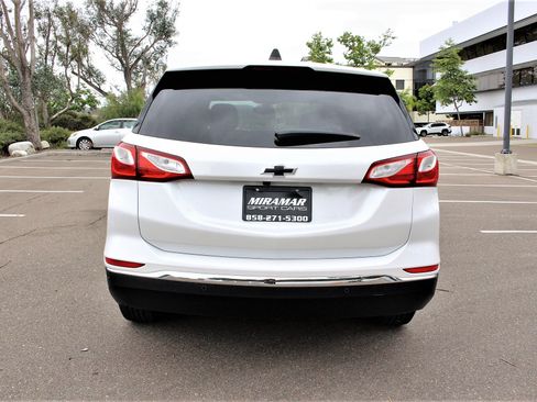 Used 2018 Chevrolet Equinox FWD LT w/ 1LT image 9