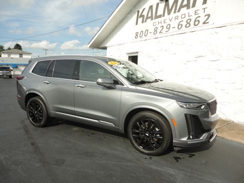 Used 2022 Cadillac XT6 AWD Premium Luxury image 3