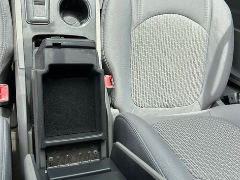 Used 2012 Chevrolet Traverse LT image 24