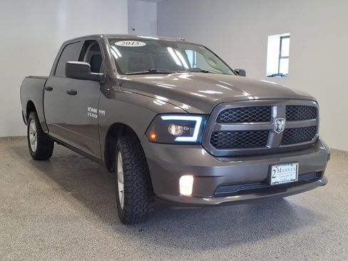 Used 2015 RAM 1500 Express AWD/4WD image 3