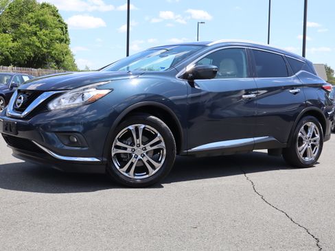 Used 2018 Nissan Murano AWD Platinum image 2