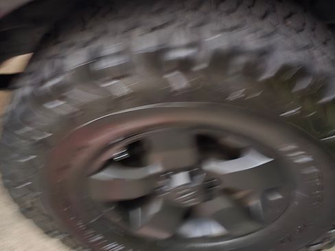 Used 2012 Nissan Frontier SV image 40