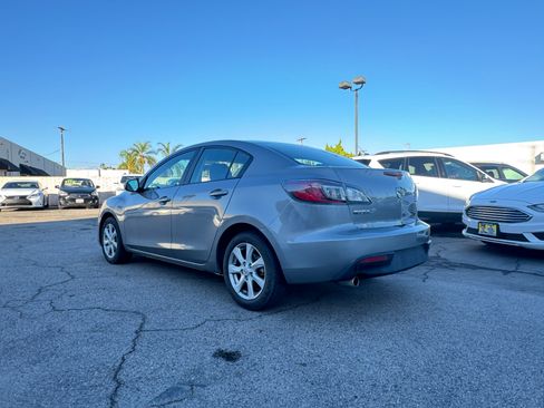 Used 2010 MAZDA MAZDA3 i Touring image 4