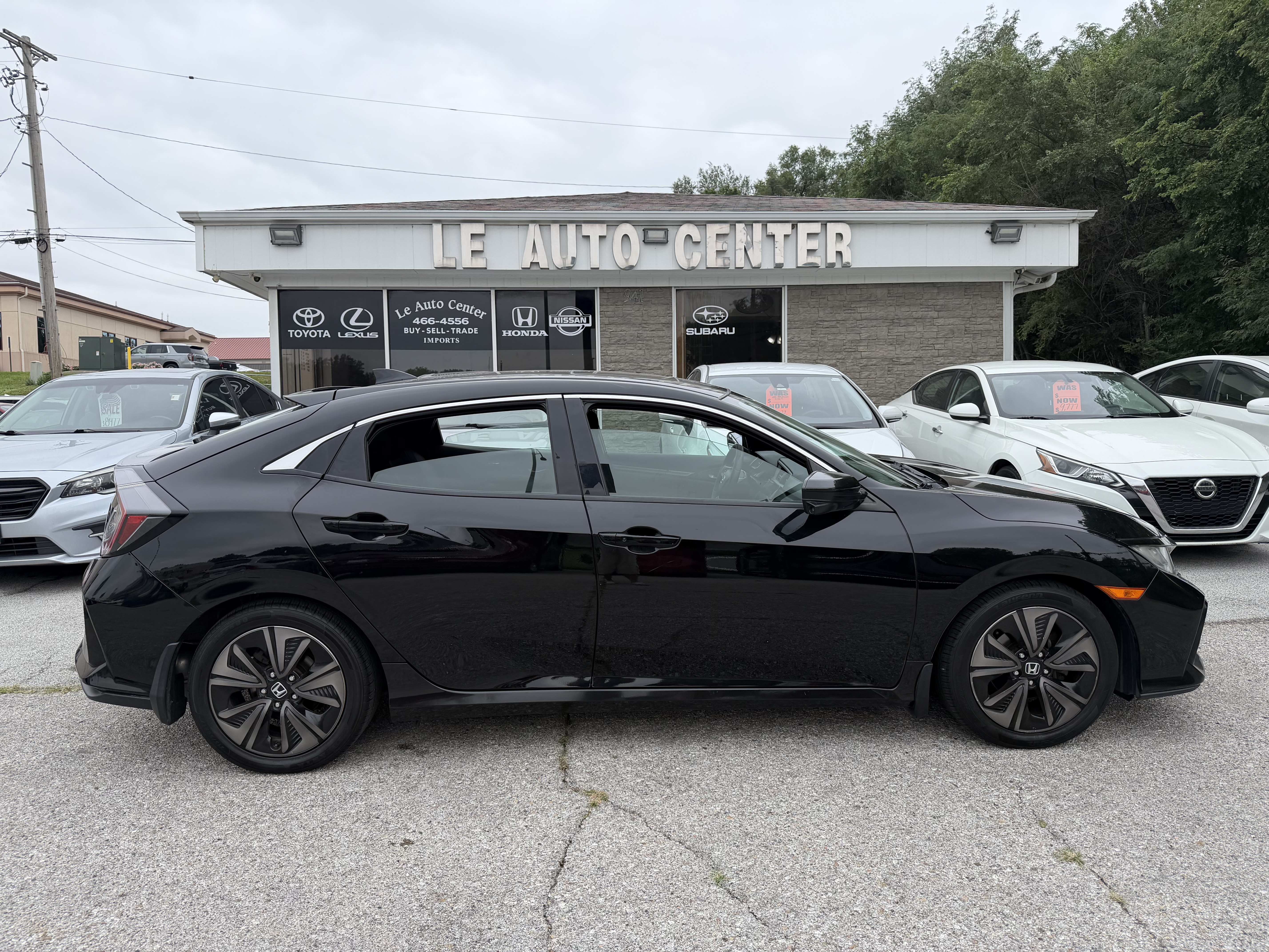 Used 2018 Honda Civic EX Hatchback image 1
