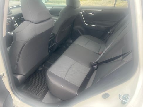 Used 2025 Toyota RAV4 XLE image 5