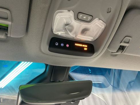 Used 2020 Chevrolet Bolt Premier image 26