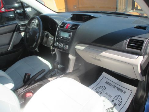 Used 2015 Subaru Forester 2.5i Premium Sport Utility 4D AWD/4WD image 3