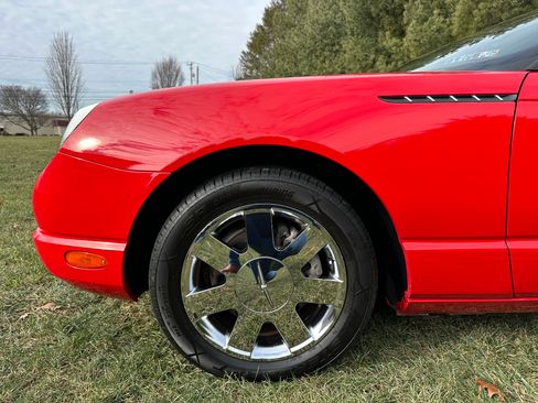 Used 2002 Ford Thunderbird image 24