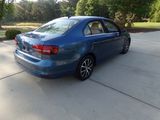 Used 2017 Volkswagen Jetta SE image 5