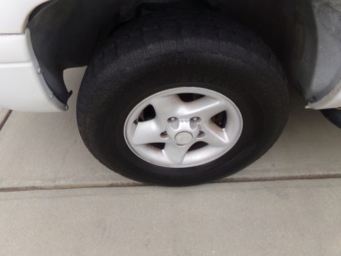 Used 2001 Dodge Ram 1500 Truck Sport image 8