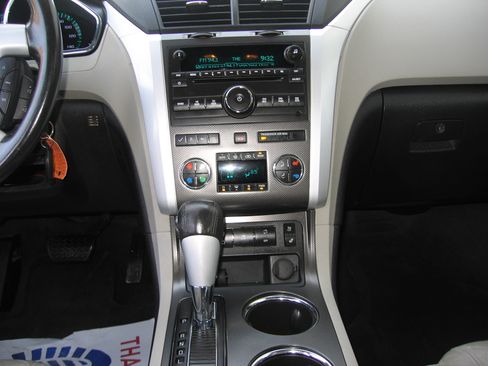 Used 2011 Chevrolet Traverse LTZ image 13