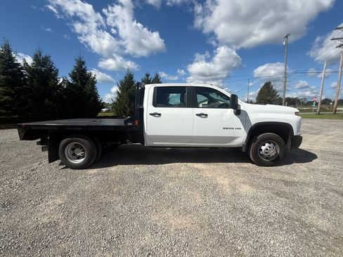 Used 2025 Chevrolet Silverado 3500 4x4 Crew Cab W/T image 2