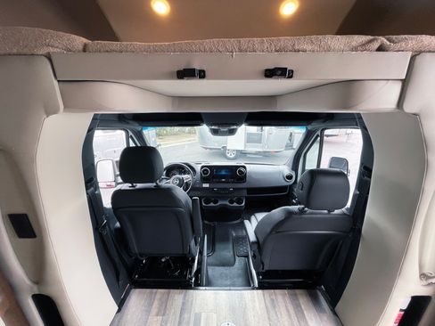 Used 2020 Mercedes-Benz Sprinter 4500 image 5