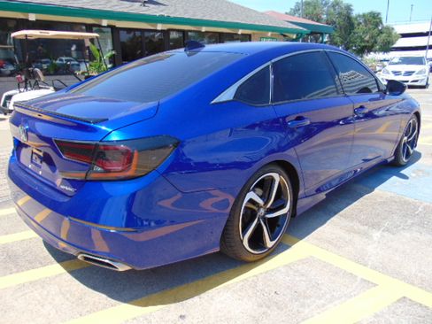 Used 2021 Honda Accord Sport image 9