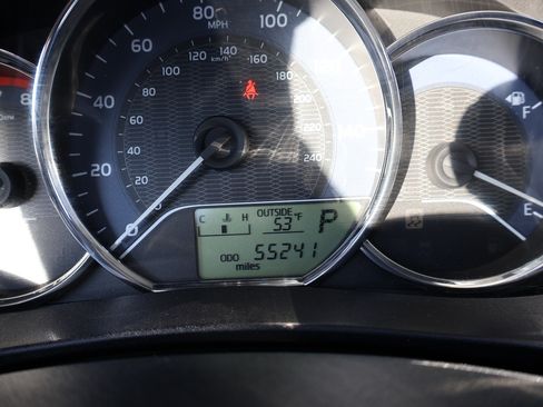 Used 2014 Toyota Corolla LE image 19