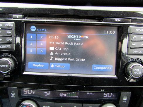 Used 2016 Nissan Rogue SV image 26