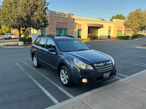Used 2014 Subaru Outback 2.5i Premium Wagon 4D AWD/4WD image 1
