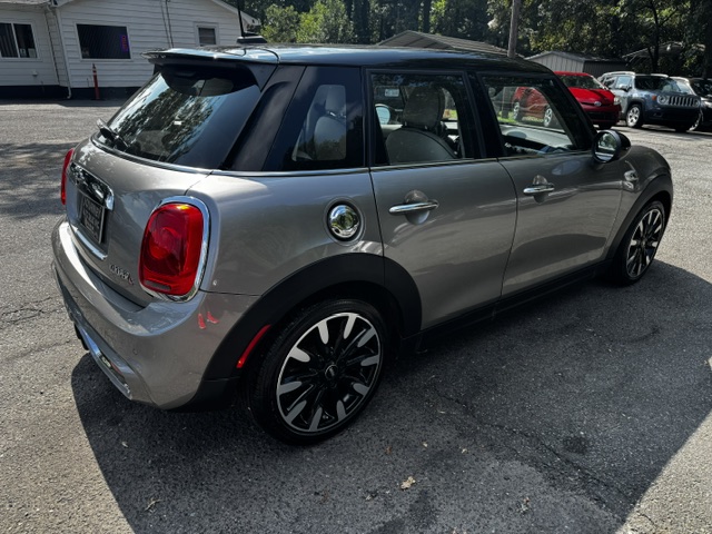 Used 2017 MINI Cooper S 4-Door Hardtop FWD image 5