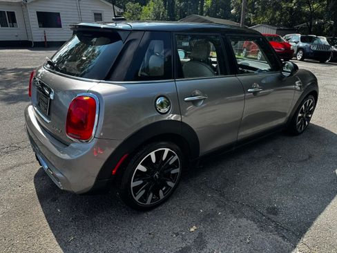 Used 2017 MINI Cooper S 4-Door Hardtop FWD image 5