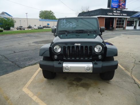 Used 2014 Jeep Wrangler 4WD Unlimited Sahara image 10