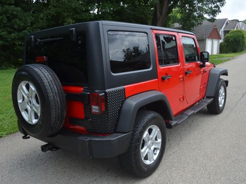 Used 2016 Jeep Wrangler 4WD Unlimited Sport S image 5