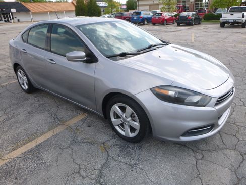 Used 2016 Dodge Dart SXT FWD image 4