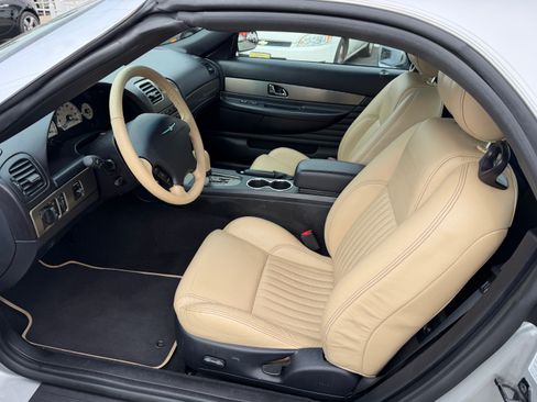 Used 2004 Ford Thunderbird image 4