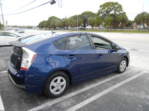 Used 2011 Toyota Prius III Hatchback 4D FWD image 6