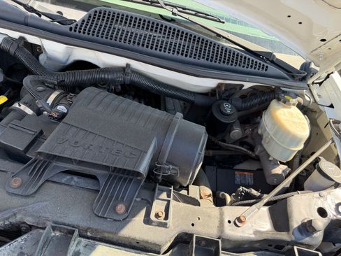 Used 2014 Chevrolet Express 2500 image 21