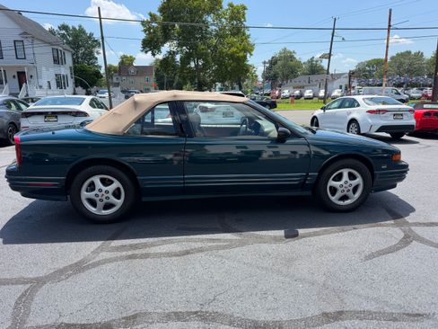 Used 1995 Oldsmobile Cutlass Supreme Convertible FWD image 61