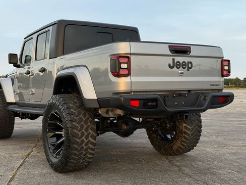 Used 2021 Jeep Gladiator Sport AWD/4WD image 40