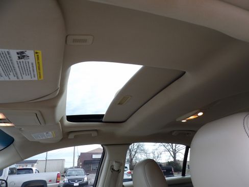 Used 2014 Ford Taurus SEL image 7