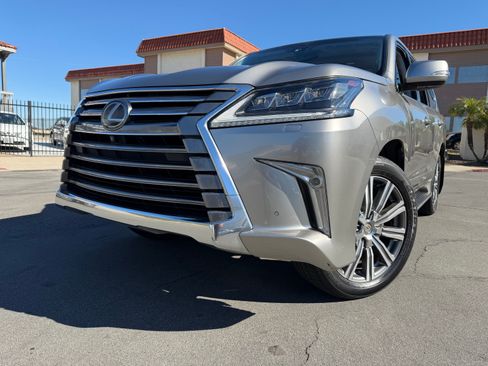 Used 2016 Lexus LX 570 image 8