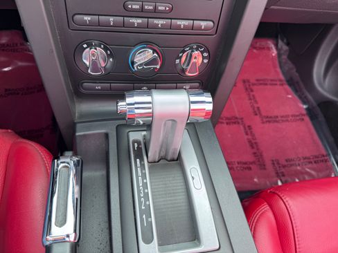 Used 2005 Ford Mustang Premium image 10
