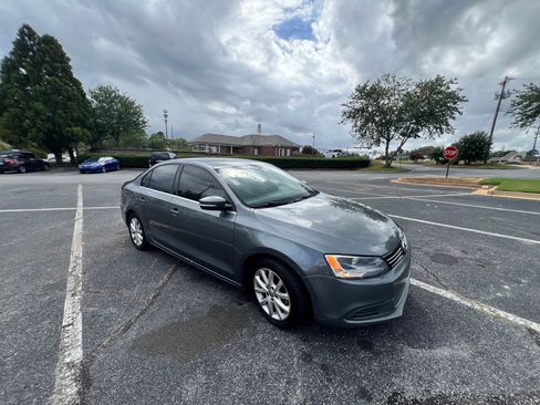 Used 2014 Volkswagen Jetta SE Sedan FWD image 1