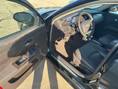 Used 2008 Buick LaCrosse Super image 4