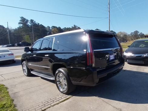 Used 2016 Cadillac Escalade ESV image 4