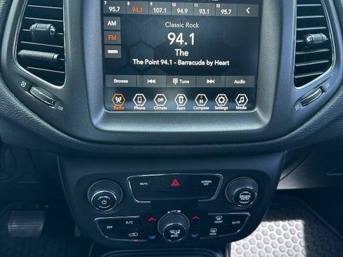 Used 2019 Jeep Compass Trailhawk image 13