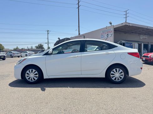Used 2014 Hyundai Accent GLS image 3